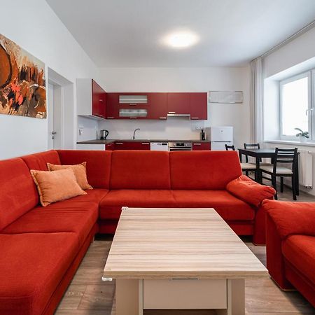 Apartment Yogiam Slavkov u Brna Eksteriør billede