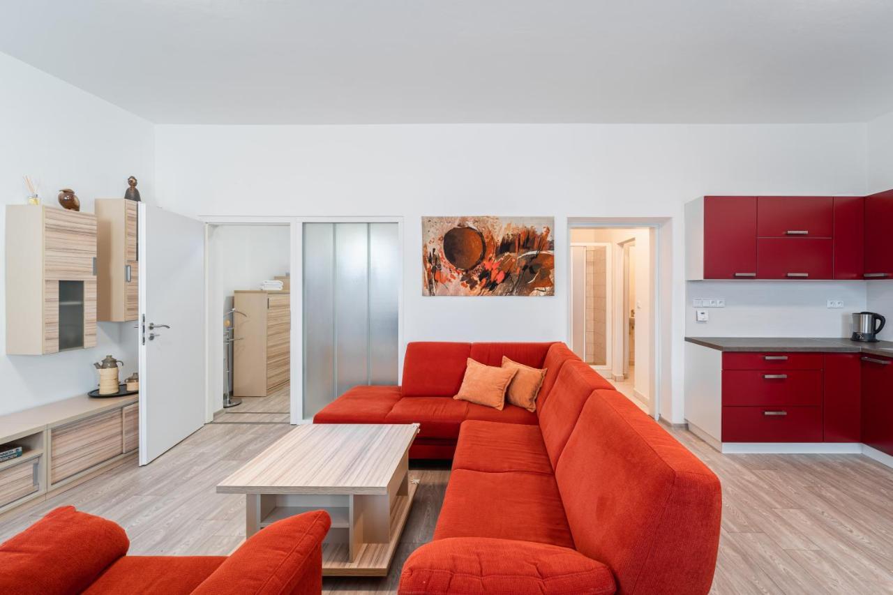 Apartment Yogiam Slavkov u Brna Eksteriør billede